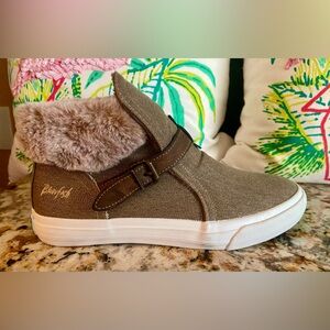 Blowfish Malibu Sherpa Lined high top sneakers ankle boots Desert Camel Sz8 NWOT